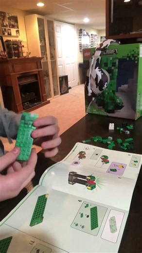 Day 5 of building a Lego Minecraft creeper #lego #minecraft