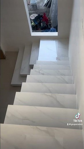 Estructura y acabado en Gradas- Casa