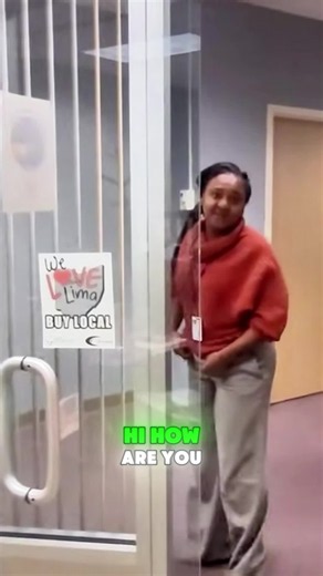 Independent Journalist Questions Mayor in City Hall Interaction