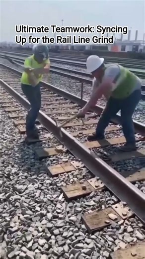 Ultimate Teamwork: Syncing Up for the Rail Line Grind #RailroadLife#TrainTrack