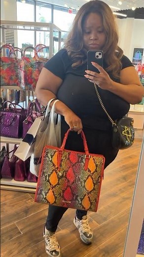 Shopping the Brahmin Outlet in West Palm Beach #shopping