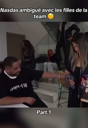 Nasdas Ambiguë avec les Filles de la Team