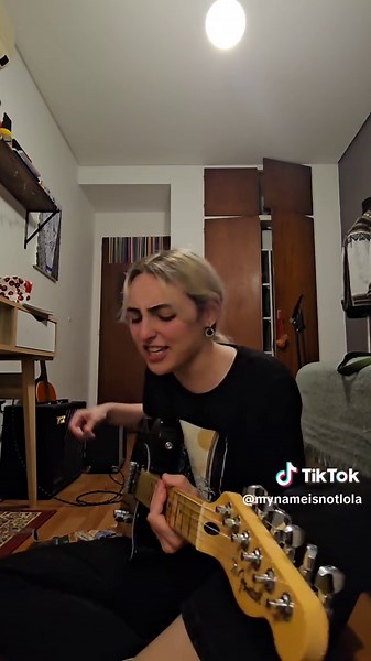 Luis Alberto Spinetta Cheques en Guitarra: Tutorial y Letras