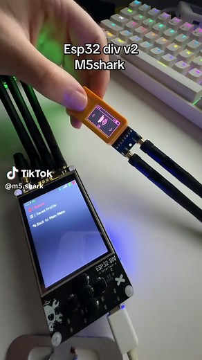 M5Shark ESP32 SDR Device with Flipper Zero