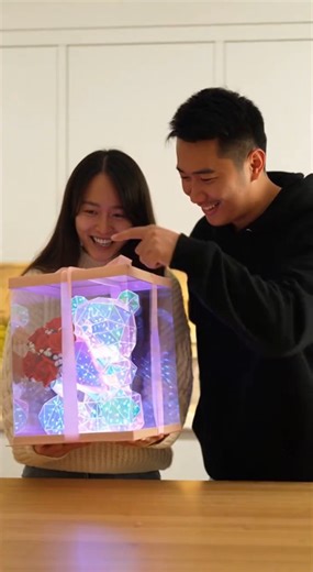 Valentine’s Day Decoration – Light-Up LED Rose Hug Bear 🎁 A glowing symbol of love and warmth. This adorable LED rose hug bear features softly illuminated roses and comes beautifully packaged in an elegant gift box—ready to impress the moment it’s opened.💖 | Marvelousee