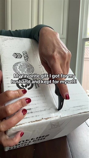 No more using kitchen knives to open your mail and packages! 📦 #minipocketknife #boxcutter #pocketknife #gadget #handy