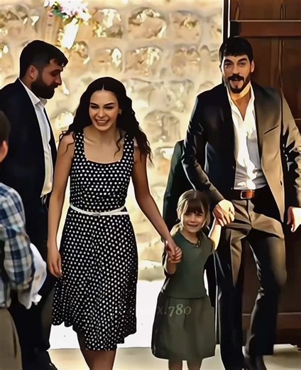 Hercai: Heartwarming Family Reunion Scene