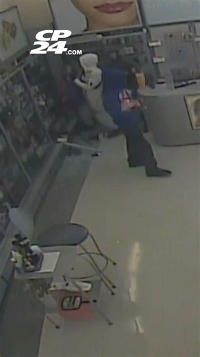 Thieves rob Shoppers Drug Mart store of perfume and cologne in Hamilton