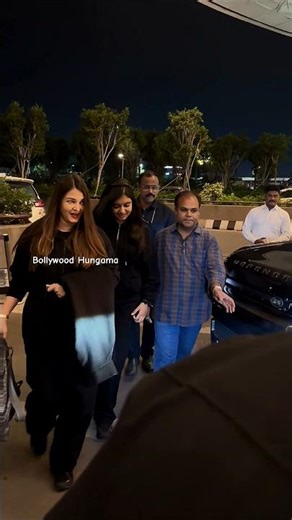 💖 #abhishekbachchan with #aishwaryaraibachchan and #daughter #aradhyabachchan clicked at #airport