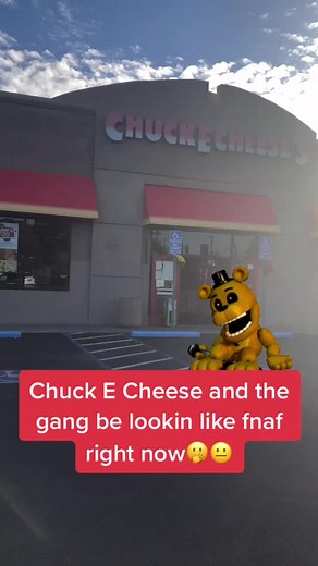 Chuck E Cheese Animatronics vs Five Nights at Freddy's Comparison