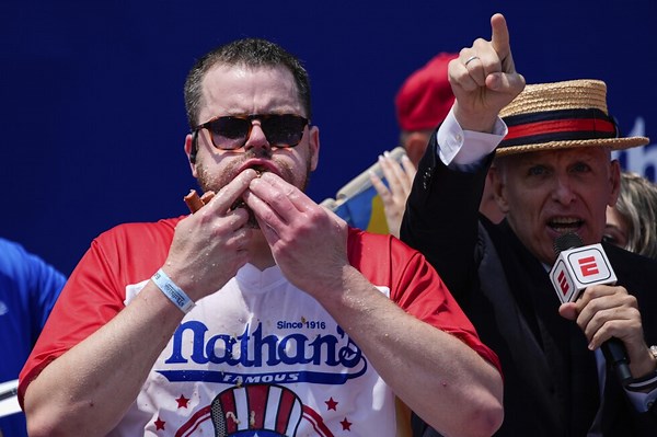 Bertoletti, Sudo win top dog honors at Nathan’s Famous power-eating contest, absent longtime champ