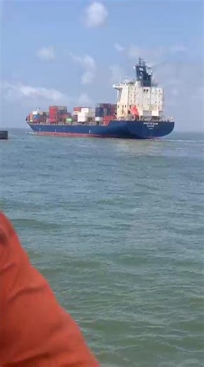 "Colombo Harbour vibes 🌊🚢 #citybythesea #travel #travelvibes #southasia #srilanka