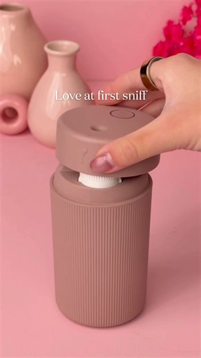 Candy Hearts™ blend is baaack! 💕💕 Indulge your sweet, flirty side with this candy-coated blend of bright citrus, Davana, and Vanilla. Made without parabens or phthalates, it’s a safer swap for candles and synthetic scents this new year.💕 Meet Dusty Rose Wanderful™ — romantic, cozy, and completely unforgettable. Available for a limited time only. Tag your bestie (or treat yourself) #YoungLiving #EssentialOil #CandyHearts #Simplified #Valentines #Galentines #DustyRose #Wanderful #Diffuser | You