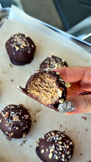 Samah Dada | I’m making classic holiday desserts in my own healthy versions. Next up: the easiest No-Bake Gingerbread Cookie Dough Truffles! (and... | Instagram