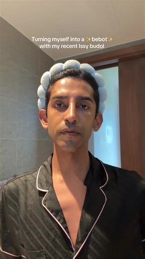 Issy Makeup Review: Transforming into a Bebot