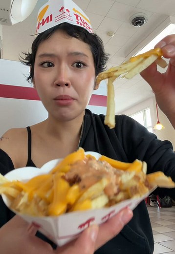 Mom Learns American Ways: In-N-Out Mukbang