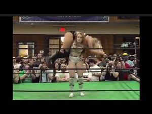 Lift carry by woman wrestling #strongwomen#liftupchallenge#usa#liftcarry#wrestling#wwe#lift#carry#