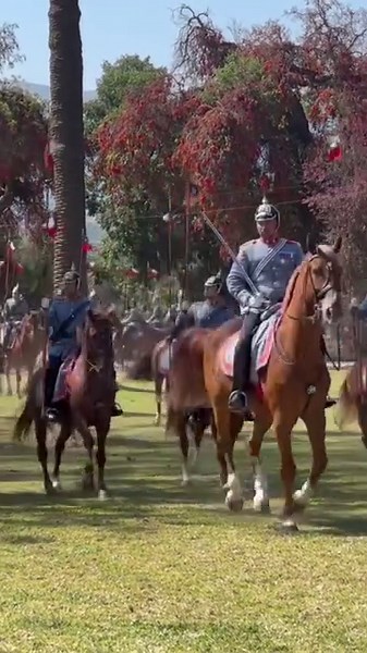 Resumen del Cambio de Mando del Regimiento Escolta Presidencial Nº1 Granaderos. #cambio #mando #2023 #regimiento #escolta #presidencial #granaderos #ejercitodechile #bandaschilenas #bandasmilitares #band #chile #quillota #regimientogranaderos #celestegranaderos #bandadeclarines #bandainstrumental #adelantegranaderos #cggerm #bandasmilitaresdechile #equipobmc | Equipo Bandas Militares de Chile