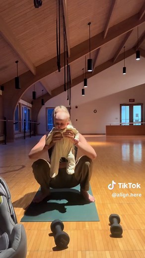 Bebe mommy take the mat! #baby #fitnessgirls Special guest: @eric444eric