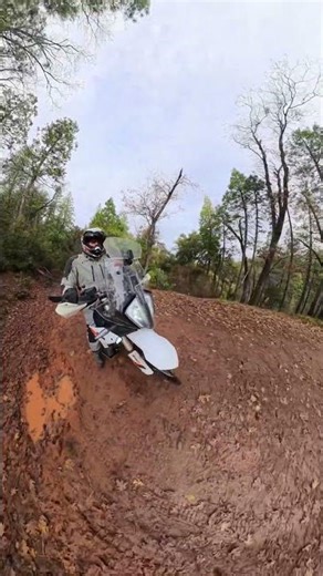 Slippery when wet !￼