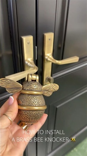 HOW TO INSTALL A BRASS BEE DOOR KNOCKER ON A PREMIUM BLACK ACCOYA FRONT DOOR?
