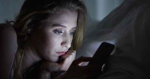 Here's Why Your Ex Keeps Texting You After The Breakup