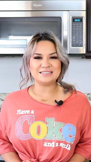 Cilantro Lime Rice Easy Recipe Arroz con Cilantro y Mantequilla. It's the perfect accompaniment to burritos, fish, and rice bowls 😋 I hope you enjoy this recipe. Please comment down below what recipe you will like to see next. Also, check out our YouTube Channel for more delicious recipes. Link in Bio 😊 CILANTRO LIME RICE INGREDIENTS: ► 1 cup of white rice ► 2 minced garlic cloves ► 2 cups of hot water ► 1/2 tsp salt ► 1/2 tsp chicken bouillon ► Juice of 1/2 lime ► Some butter ► Some cilantro 