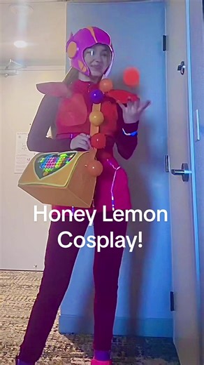 I love cosplaying honeylemon so much 😭🍋🍯💖 #bighero6 #cosplay #cosplayer #honeylemoncosplay #baymax #honeylemon #bighero6cosplay #fyp #disneycosplay #disneycosplayer