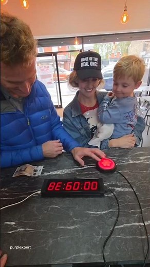 Press the Red Button right time Win Free Food