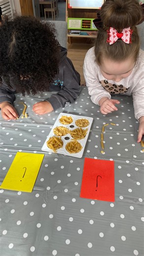 Robyn’s Learning Launchpad on Instagram: "A wonderful Wednesday session with these two little learners! Phonics first! 🍎 We started with our speedy sounds as usual - my learners are so confident with these now! Today we focused on reading and writing words with ‘s a t p i n’. 🍎 My learners read some VC and CVC words with these sounds to start and then had a go at reading these same words in phrases and eventually short sentences too! 🍎 Following this, I called out some of the words we’d been