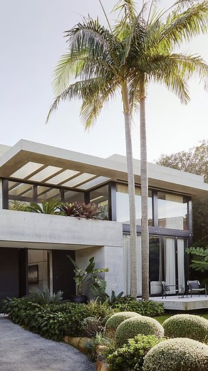 29K views · 146 reactions | New year, new home?  www.threebirdsrenoschool.com #jointhewaitlist  Three Birds House Tour - Postmodern Luxe @rmdstylingco | @manolev_architects | @tinaandlouiseinteriors | @assemble.customhomes #threebirdshousetours #postmodernluxe #postmodern #housetour #hometour #newbuild | Three Birds Renovations | Facebook