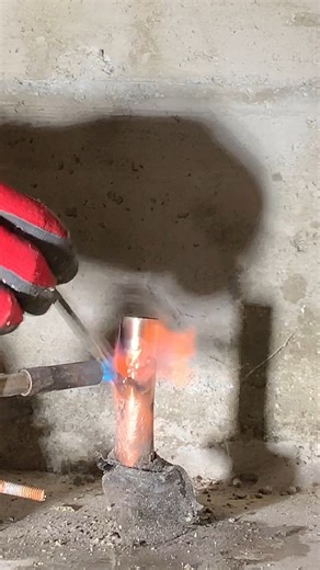 153K views · 1.4K reactions | Removing Copper Fitting & Installing MIP #shorts #copperfittings #solderingcopper #solderingskills #soldering #solderingtips #thebuidingexpert #plumbing #plumbinglife | The Building Expert | Facebook