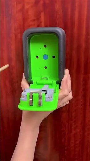 “Smart Gadget That Saves You From Thieves! 😱🦹‍♂️ | Unbelievable Security Invention 2025 🔒🚨”