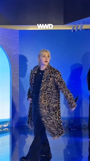 WWD KOREA on Instagram: "펜디(@fendi)와 스트레이 키즈(@realstraykids) 방찬(@gnabnahc)이 함께한 뮤직 프로젝트가 팔라초 펜디 서울에서 공개됐습니다. 🎶 방찬은 펜디 하우스의 헤리티지를 음악으로 풀어낸 신곡 ‘Roman Empire’ 무대를 최초로 선보이며 현장을 뜨겁게 달궜는데요. 뮤직비디오 속 스타일링과 펜디 SS26 프리 컬렉션도 함께 선보여 한층 풍성한 분위기를 더했죠. 그 생생한 순간을 지금 영상으로 만나보세요. 🔥 Editor: Dayoung Kim 자세한 내용은 프로필 링크에서 확인하세요. #따따디 #WWDKOREA #펜디 #FENDI #방찬 #스트레이키즈"