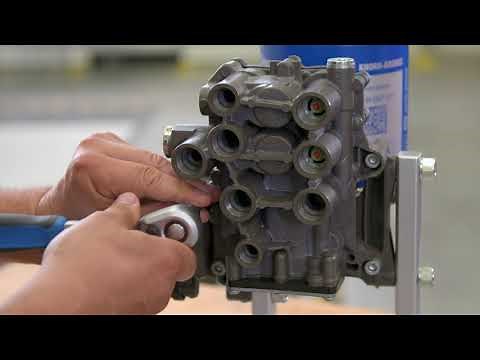 Replacement of the four circuit protection valve on the EAC2.1