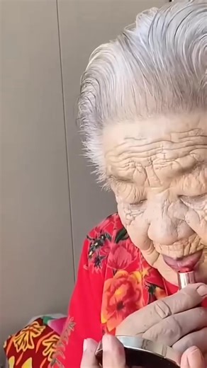 🤩 Odkrij skrivnost gladke in negovane kože z našimi kapsulami za vsakodnevno nego od znotraj. Podpirajo elastičnost in svež videz kože. 💥 Samo zdaj — 40 % popust! Plačilo ob dostavi 🔥 | Skin First