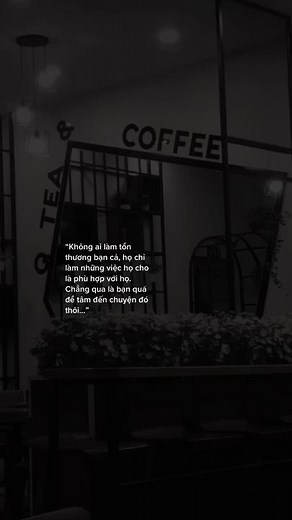 Cozy Coffee Shop Decor: Monochrome Atmosphere