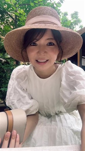 内山絵里加（フリーアナウンサー） on Instagram: "＼御花印マルシェ／ 乙木花枝（おとぎばなし） からインスタLIVE🪻 静岡市のフェイジョアの丘で開催中！ 素敵なお店がもりだくさん🫧 みどりいっぱい癒しのマルシェへ ぜひ遊びに来てください♡ わたしは、15:00までおります！"