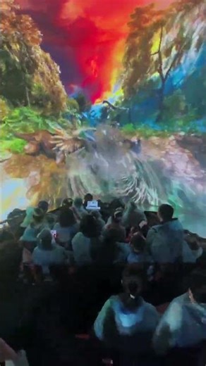 The moment the naked-eye 3D pterosaur flew out, the child exclaimed "Wow--", the Lanzhou Illusion