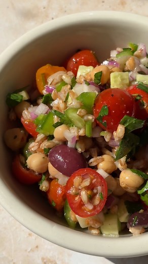 Farro Salad 🥗 | Plant-Based on a Budget