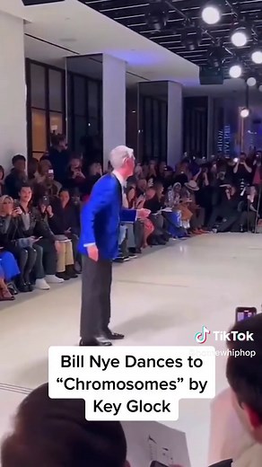 #BillNye showing off his dance moves to #KeyGlock’s “Chromosomes” 🕺