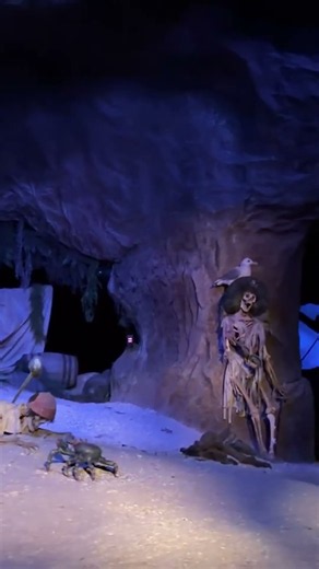 Disneys Pirates of the Caribbean (before the drop) #bigfloridacountry #piratesofthecaribbean