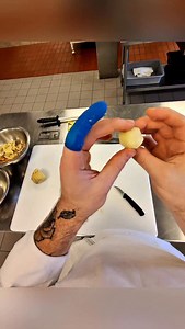 What do cooks wear when they have a cut? 🩹 | Chef Thomson