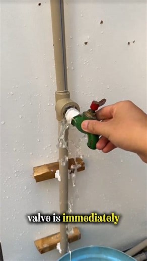 Running pipe fixed: valve installed successfully. #hack #plumbing #diyprojects | Mn04