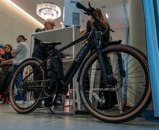 Irish Startup Reveals an Innovative Hydrogen-Powered E-Bike That You Can Charge at Home