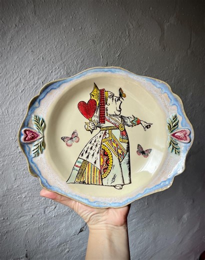 Alice in Wonderland Plate, Queen of Hearts Dish, Handmade Ceramic Plate, Unique Pottery, Storytelling Tableware, Gift for Her - Etsy