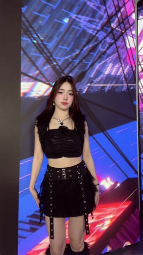 Love Dive Dance Performance by IVE