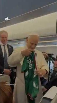 Pope Leo XIV poses with Mexican National Team jersey: Interview with Valentina Alazraki