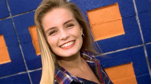 Kelly Packard Reflects on Her Iconic Role in 'California Dreams' at 50 Years Old