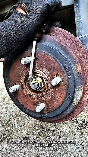 How to Quickly Remove the Rear Brake Drum#shorts #satisfying #mechanic #technique #working
